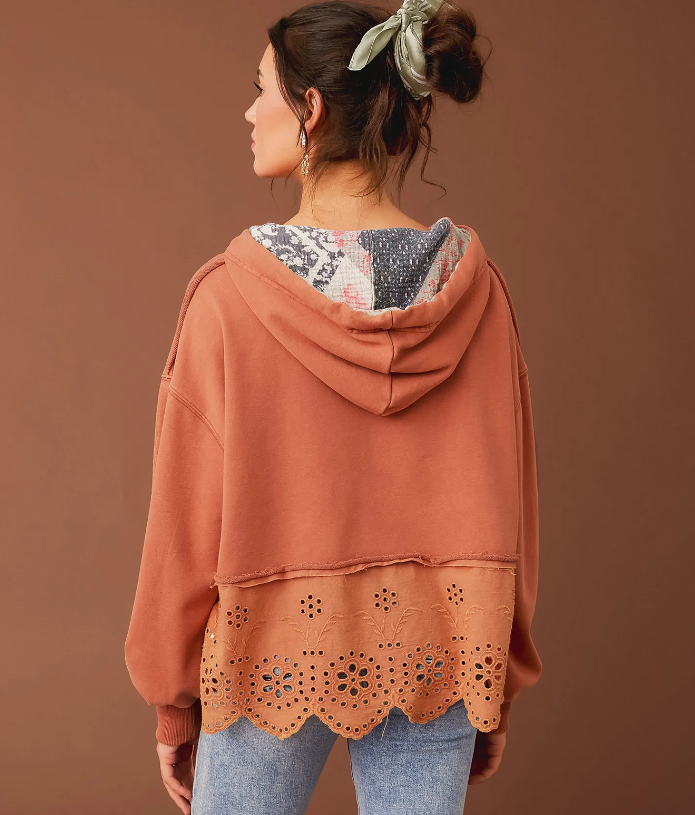 Gimmicks Scalloped Eyelet Hooded Sweatshirt Canyon Rose Best