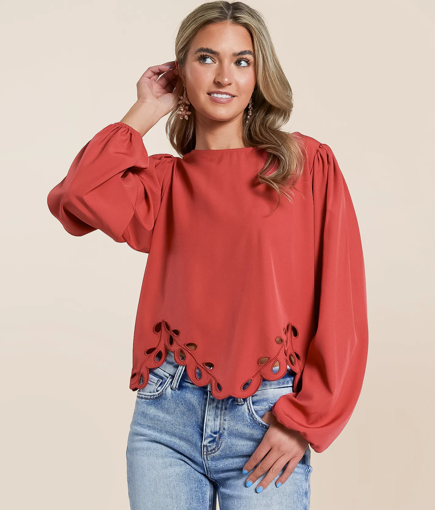 Willow & Root Scalloped Hanky Hem Top Holly Berry New