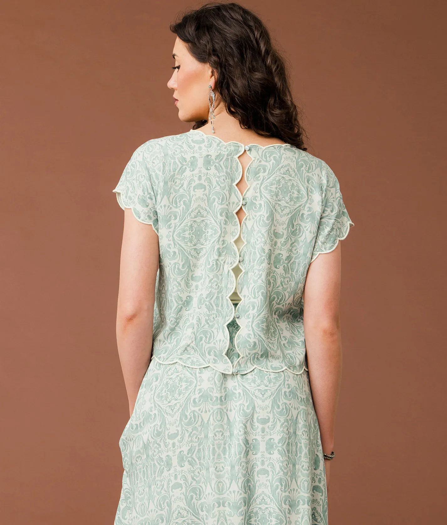 Gimmicks Scalloped Top Green White New