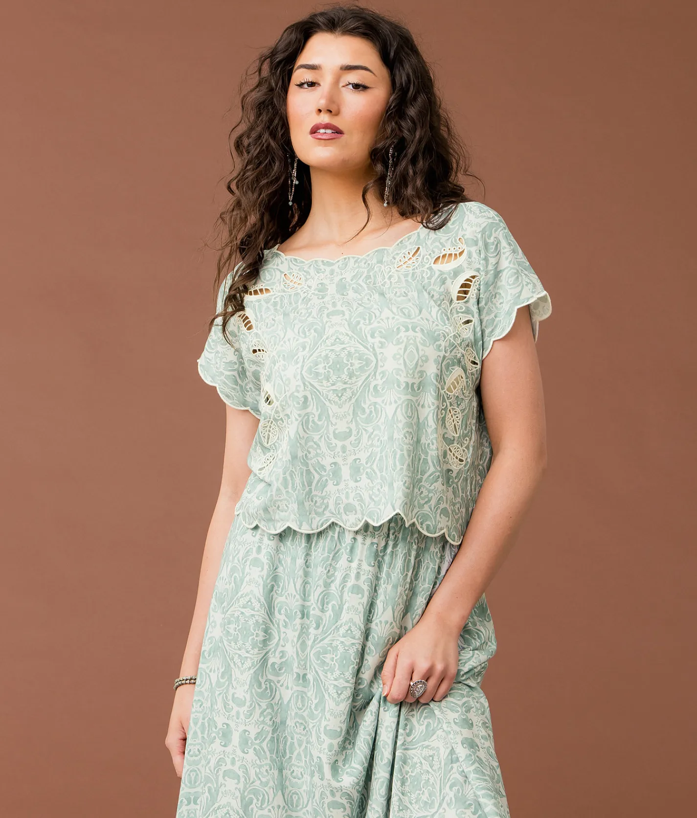 Gimmicks Scalloped Top Green White New