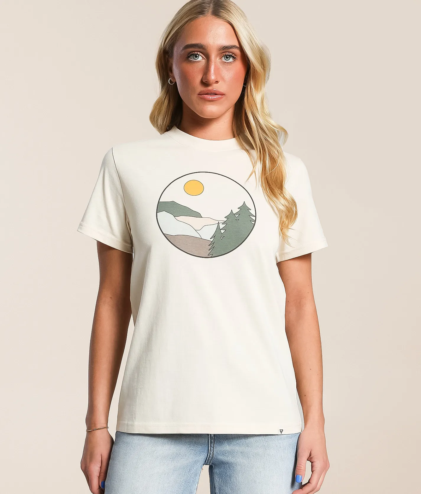 LIV Outdoor Scenic View T-Shirt Macadamia Discount