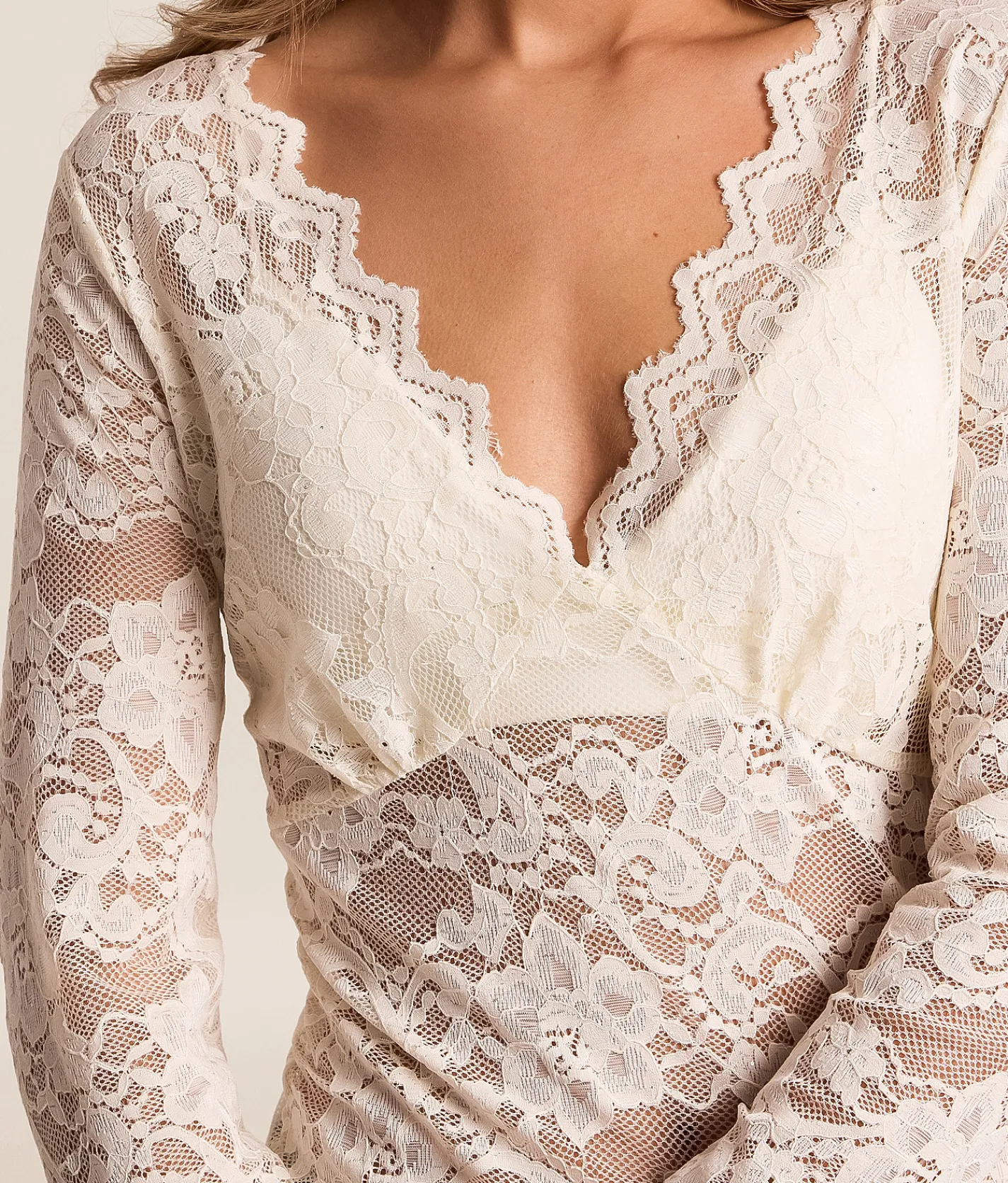 Willow & Root Sequin Lace Top White