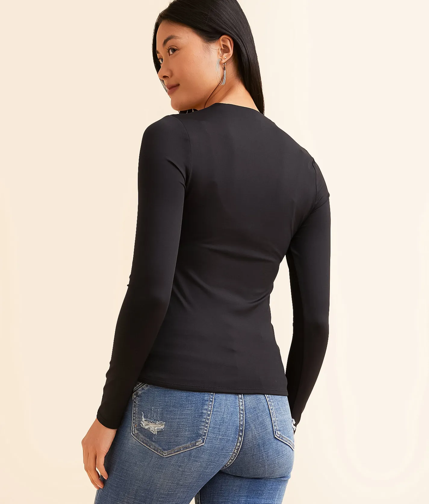 Buckle Black Shaping & Smoothing Top White