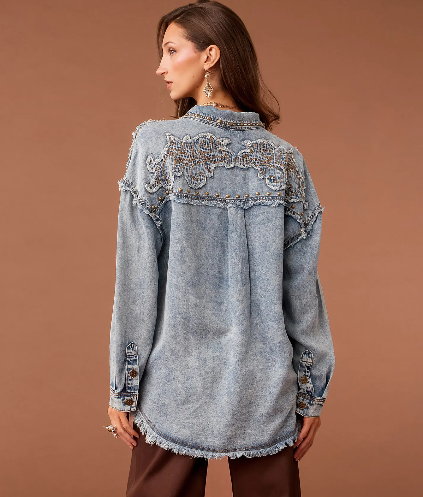 Sterling & Stitch Studded Western Chambray Shirt Light Wash