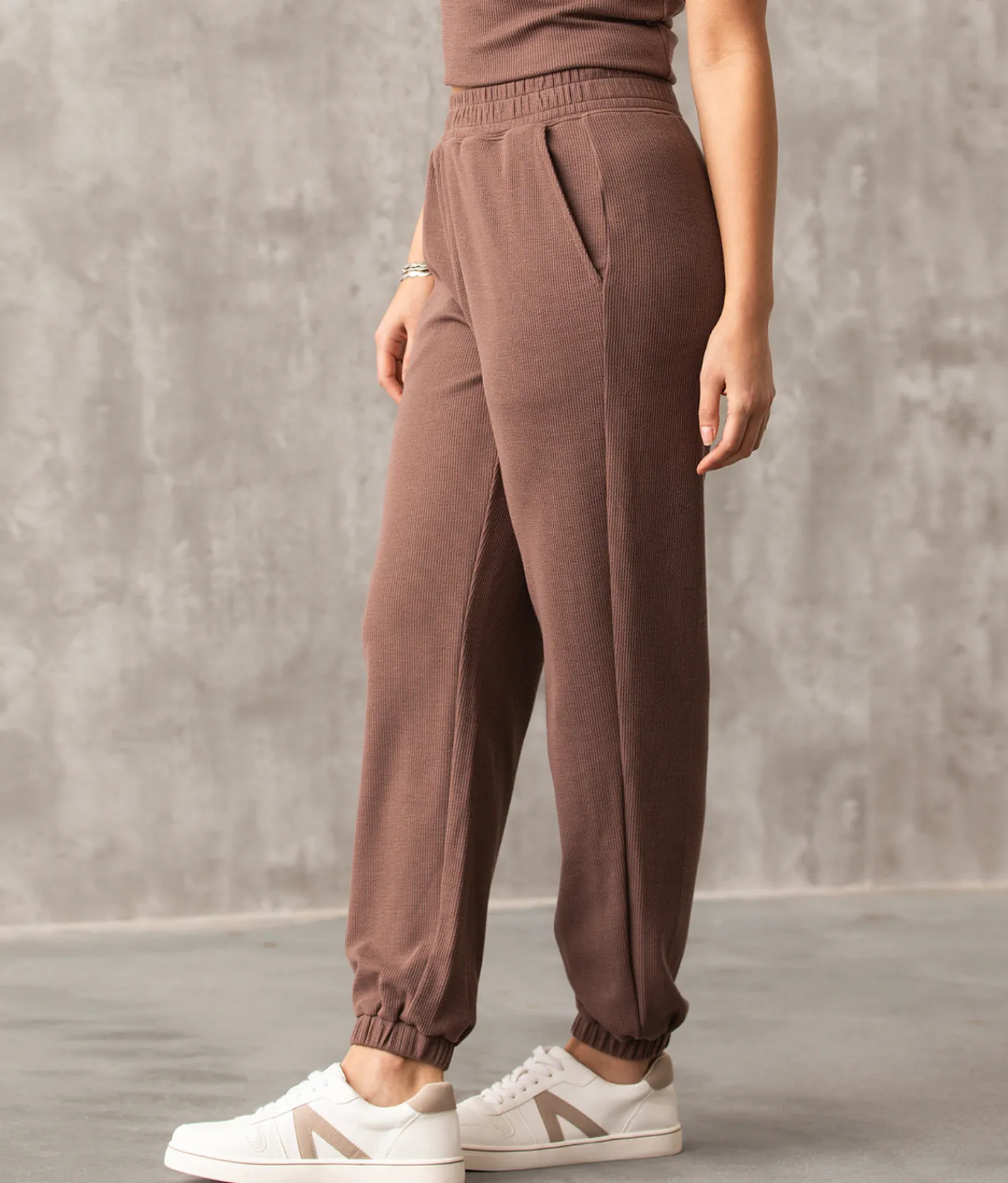 Buckle Black Textured Jogger Deep Taupe Hot