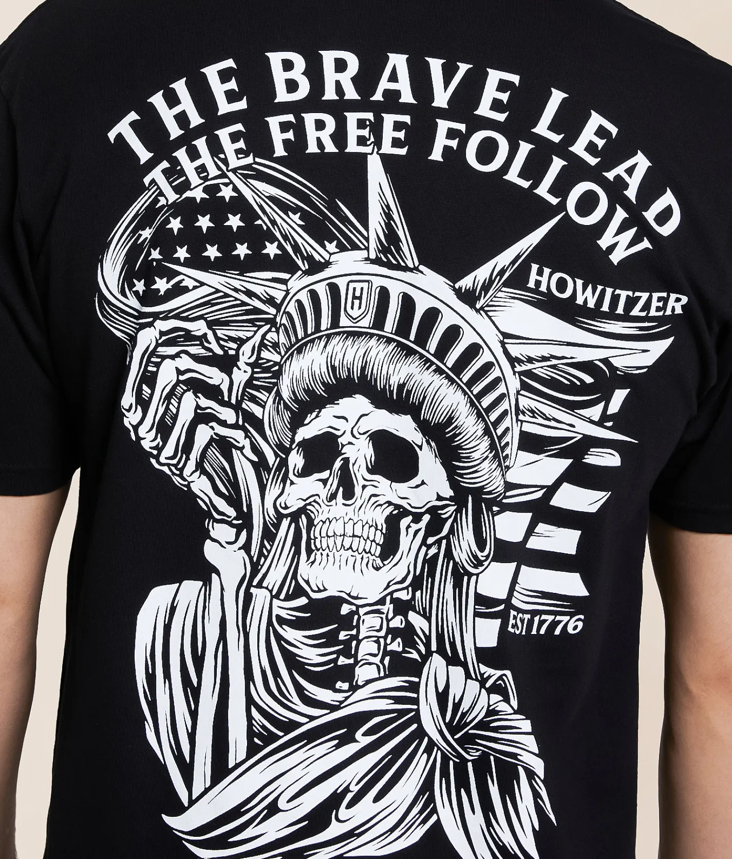 Tops|Graphic T-Shirts | Howitzer The Brave T-Shirt Black