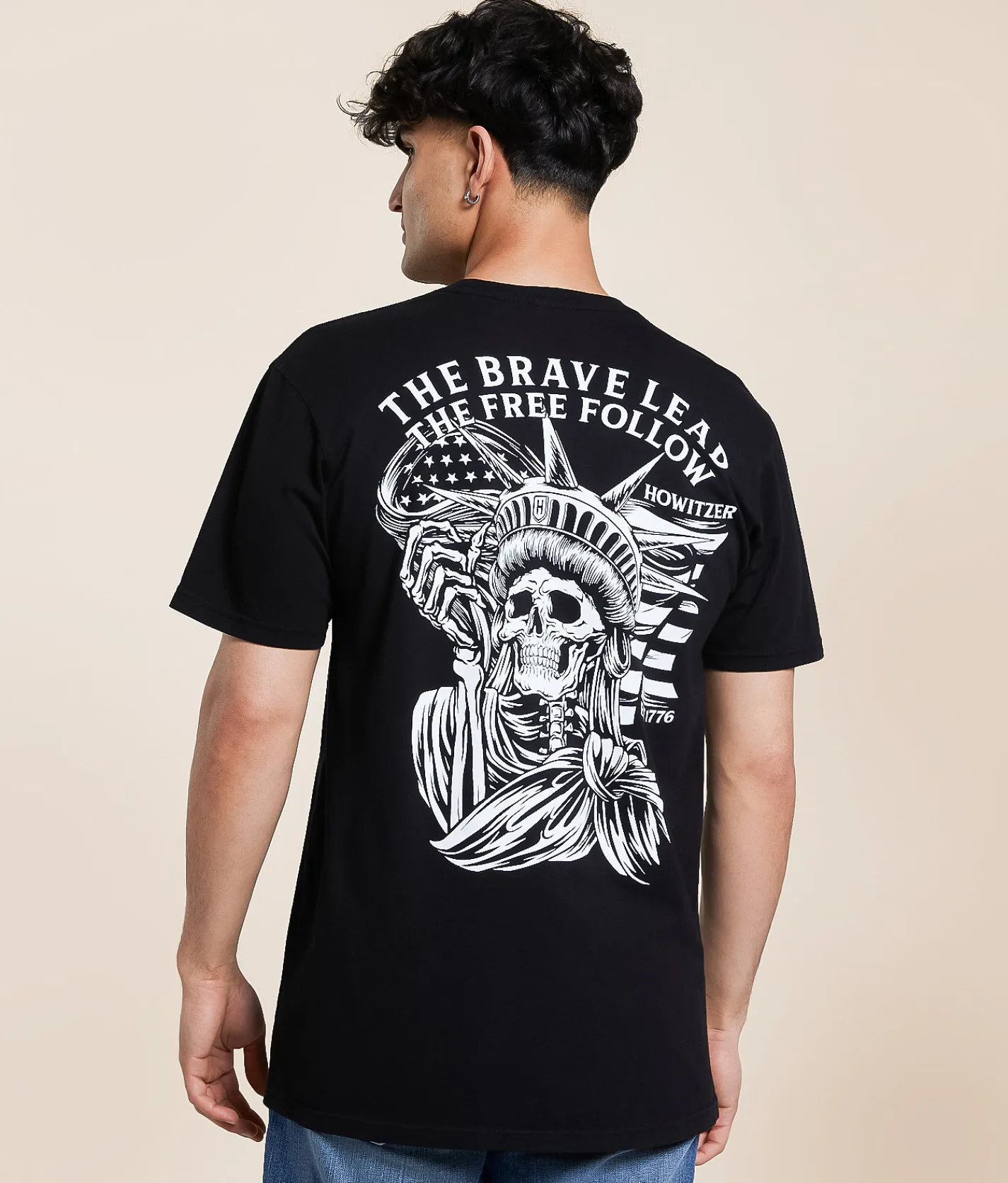 Tops|Graphic T-Shirts | Howitzer The Brave T-Shirt Black
