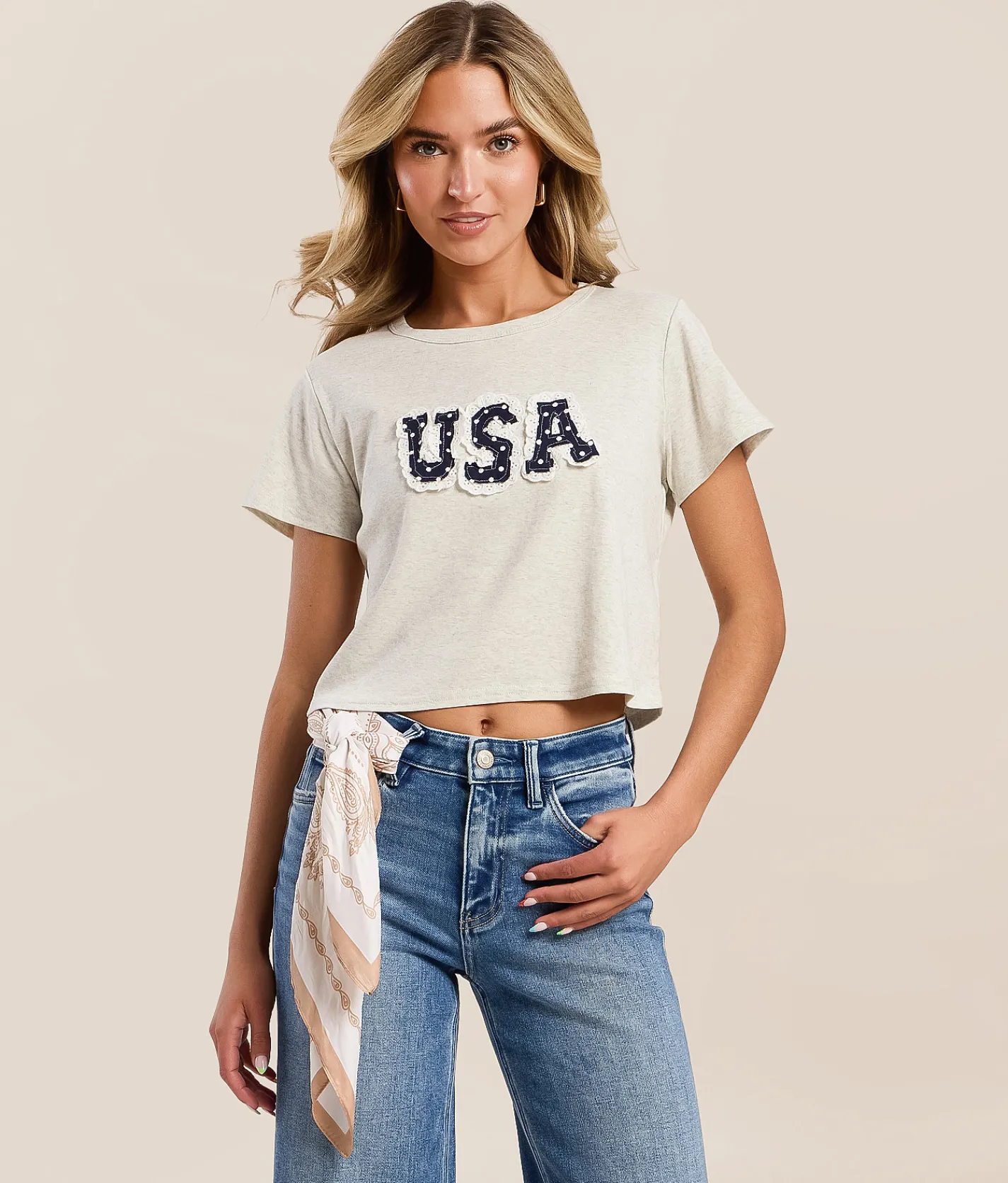 LE LIS USA Lace Cropped T-Shirt Light Heather Grey