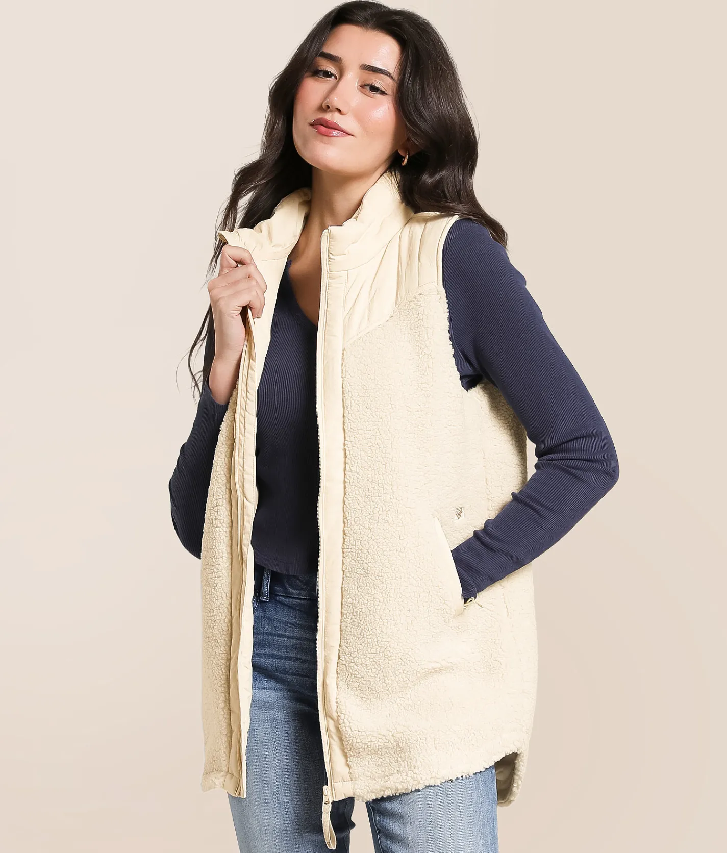 LIV Outdoor Vela Long Sherpa Vest Birch Hot