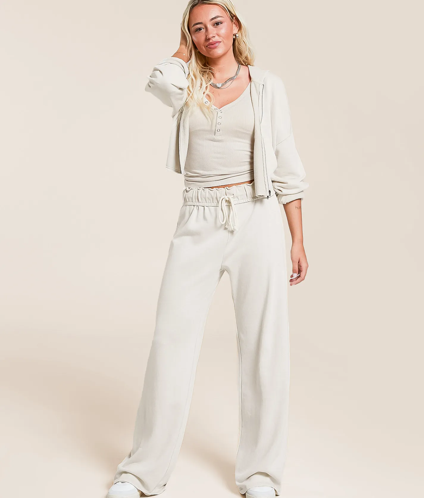 Gilded Intent Washed Henley Moonbeam Hot