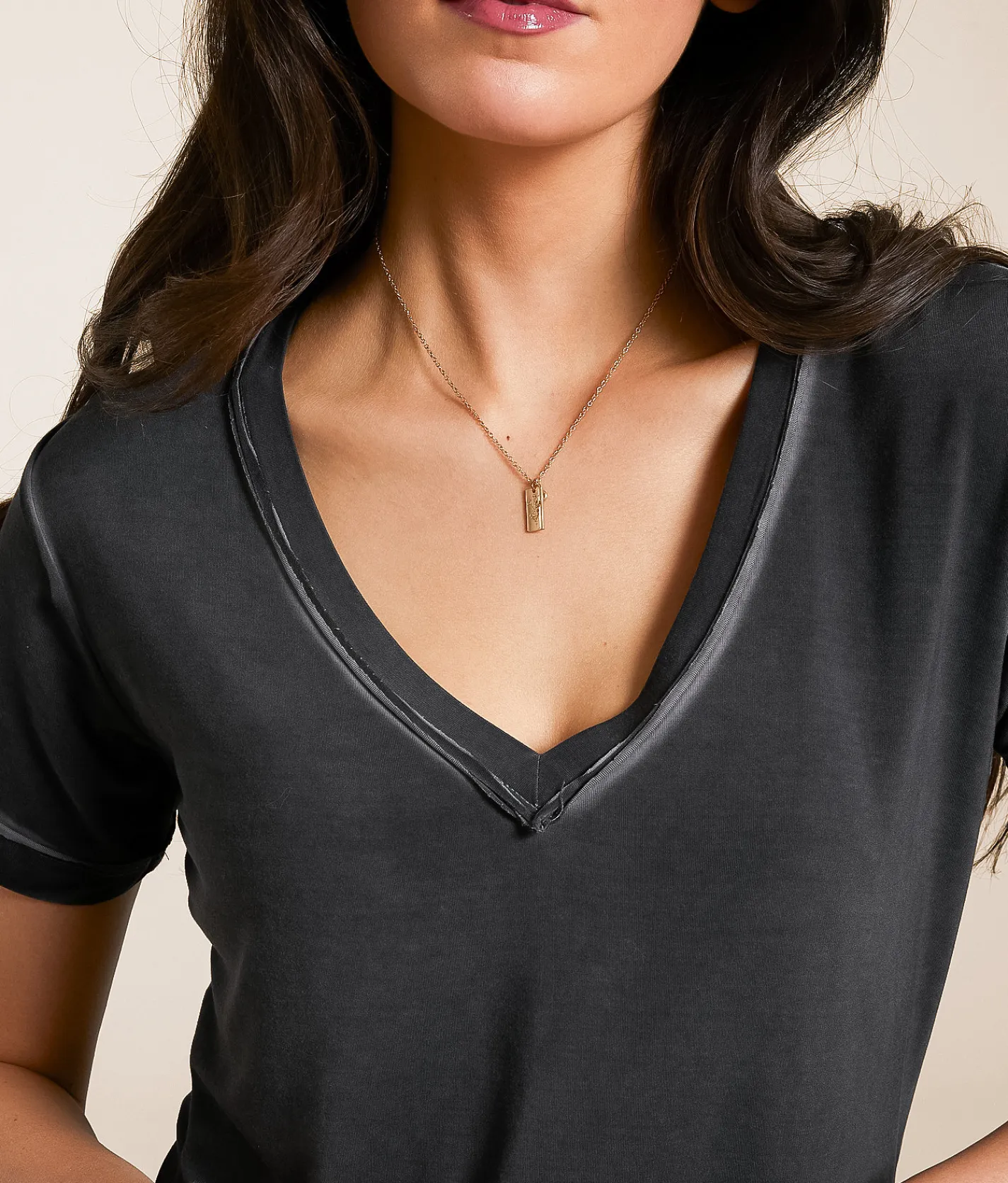 White Crow Washed V-Neck T-Shirt Washed Black Online