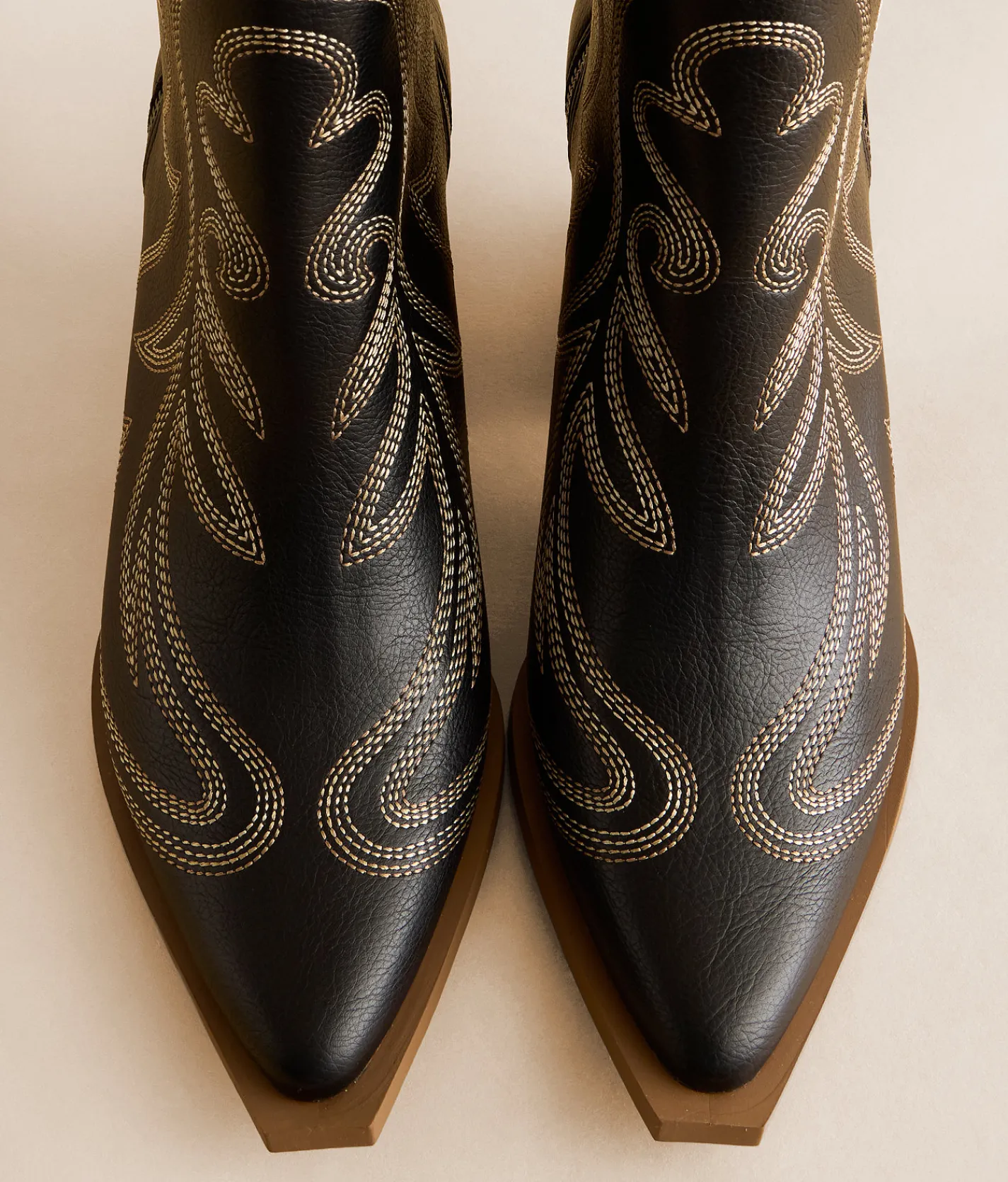Muse & Co. Western Ankle Boot Black Hot
