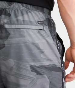 RVCA Yogger Control Active Short Camo Brush Best